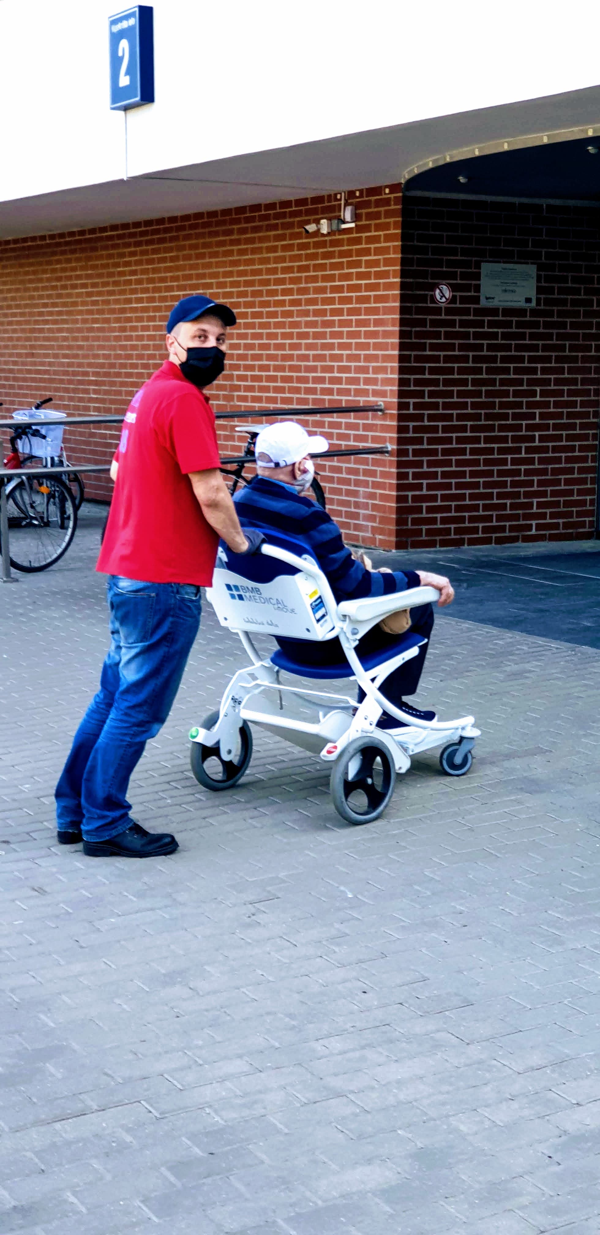 Med Taxi перевозка лежачих больных